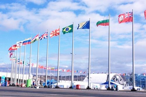 Bandeiras tremulam em Sochi / Foto: Esporte Alternativo